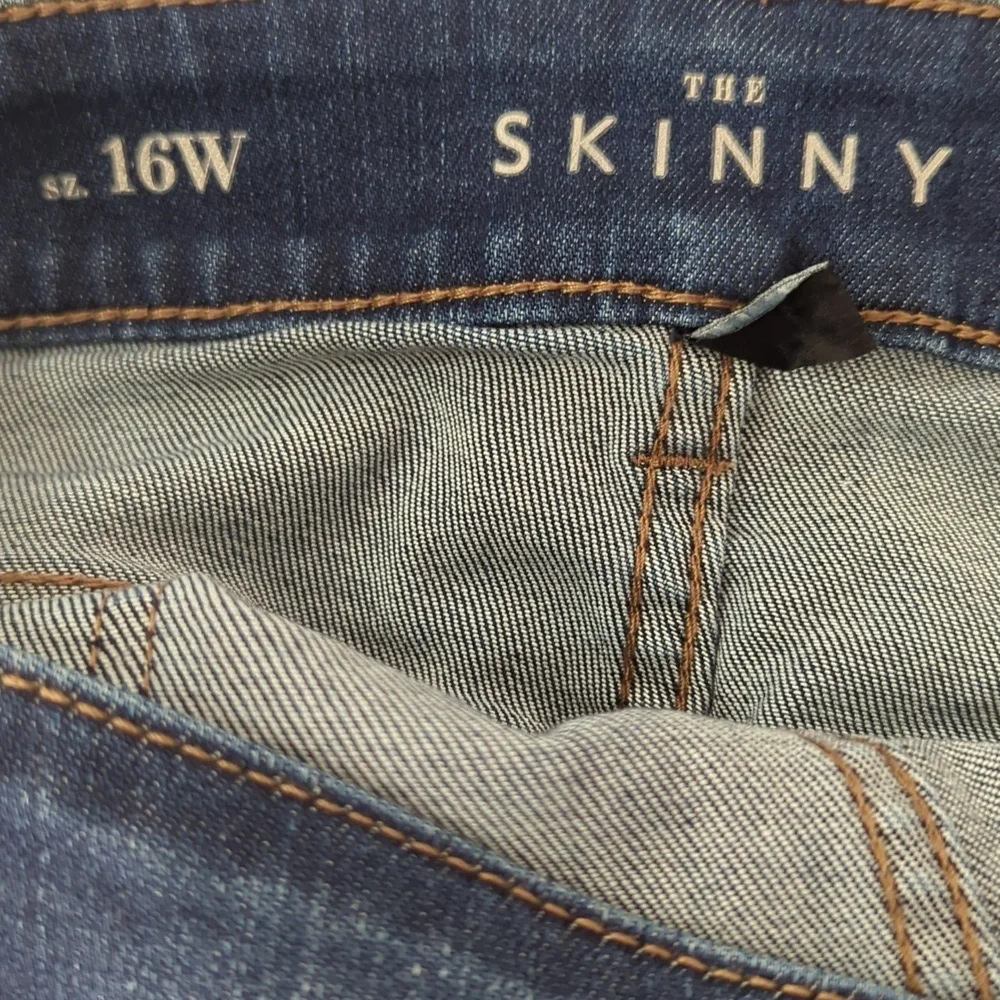 WHBM THE SKINNY Women's Blue With Black Embelishment Jeans Size 16W
